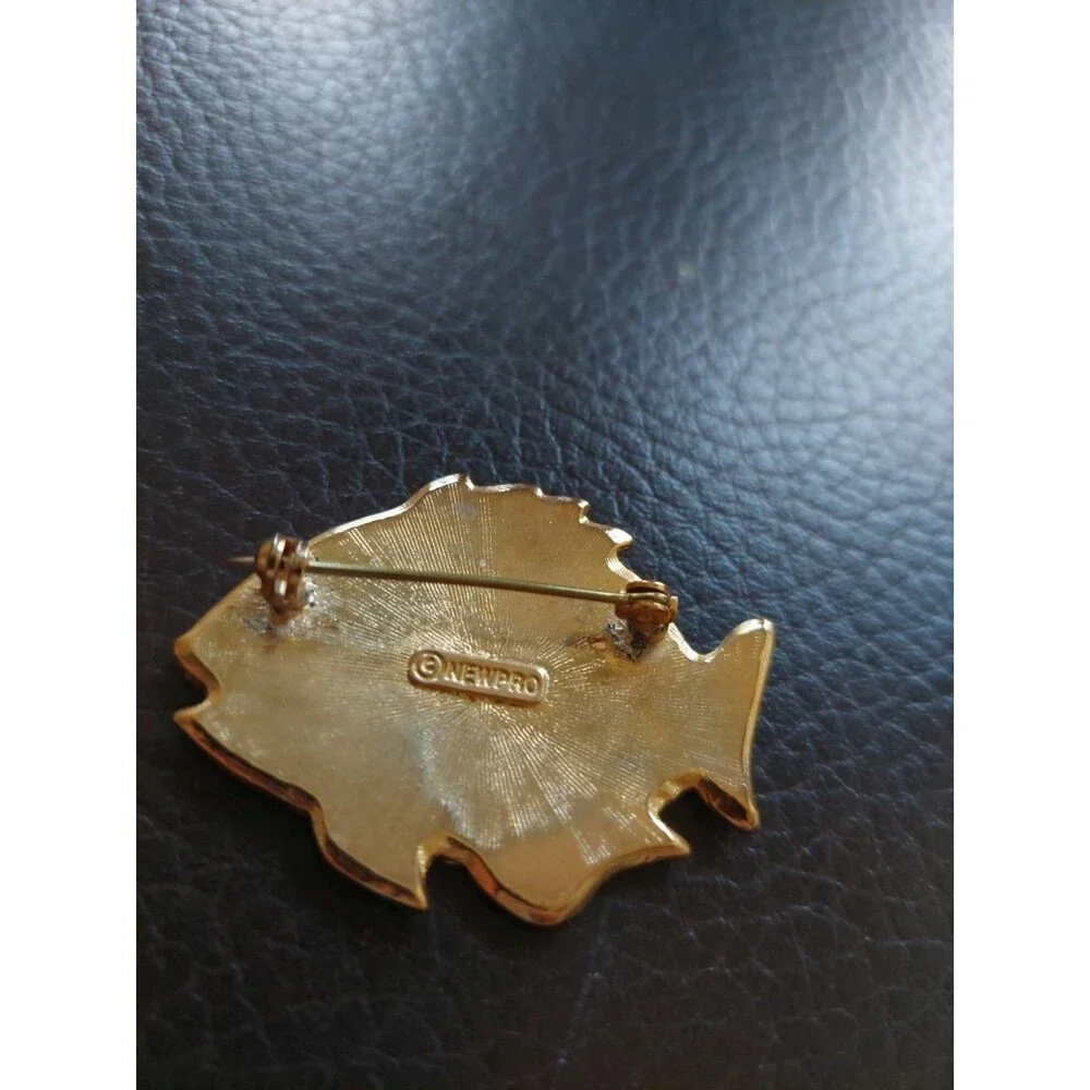 NEWPRO Patriotic Fish Brooche Red White & Blue Enamel Rhinestone Eye Vintage - Picture 4 of 9